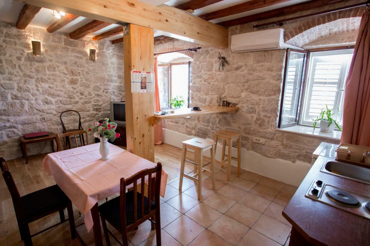 Apartment Riva Šibenik Buitenkant foto