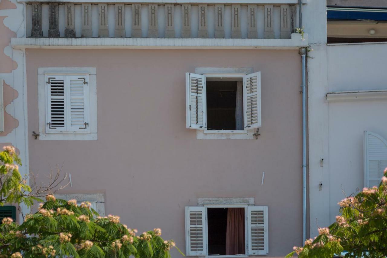 Apartment Riva Šibenik Buitenkant foto